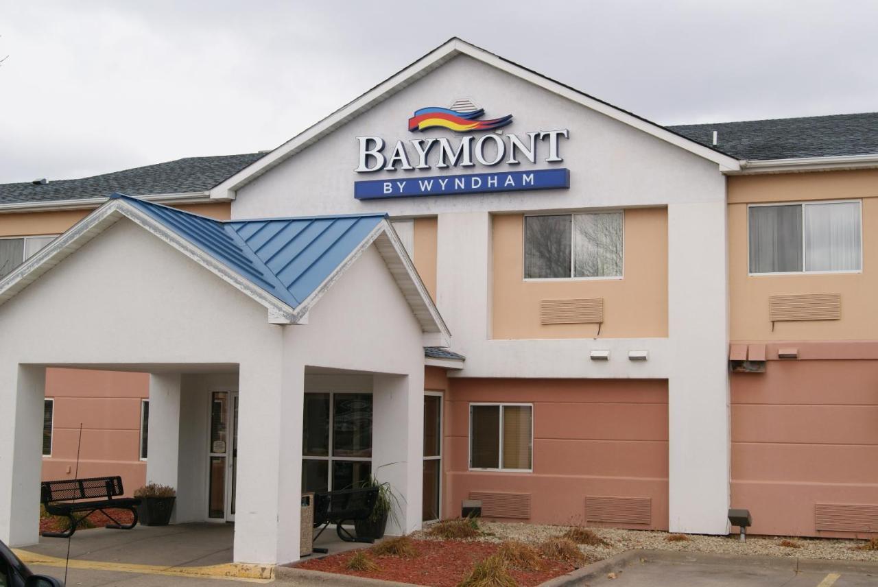 Baymont By Wyndham Coon Rapids Hotel Exterior photo