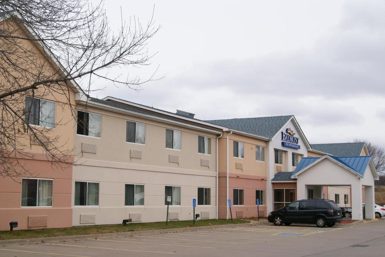 Baymont By Wyndham Coon Rapids Hotel Exterior photo